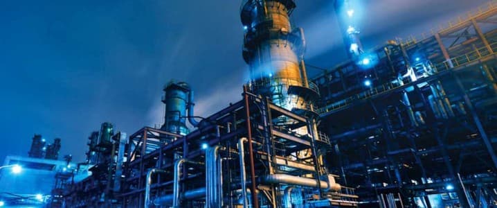 China’s Biggest Refiner To Refine Less Crude This Month China Petroleum & Chemical Corporation, or Sinopec, is expected to reduce refinery run rates by up to 10 percent at some of its facilities amid renewed travel restrictions in China to fight a COVID wave