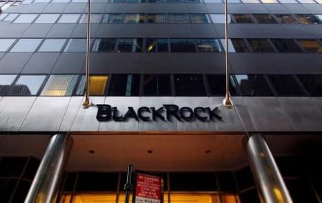 Blackrock: Investors Cannot ‘’Run Away’’ From Oil Industry