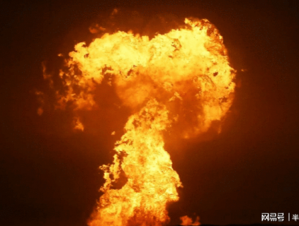 Suddenly a big explosion in the Caspian waters near Azerbaijan Suddenly a big explosion in the Caspian waters near Azerbaijan